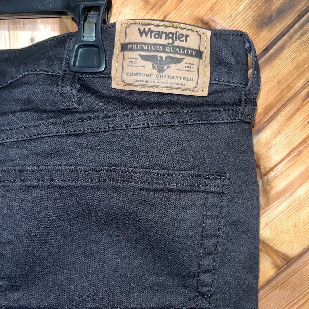 Wrangler slim straight jeans